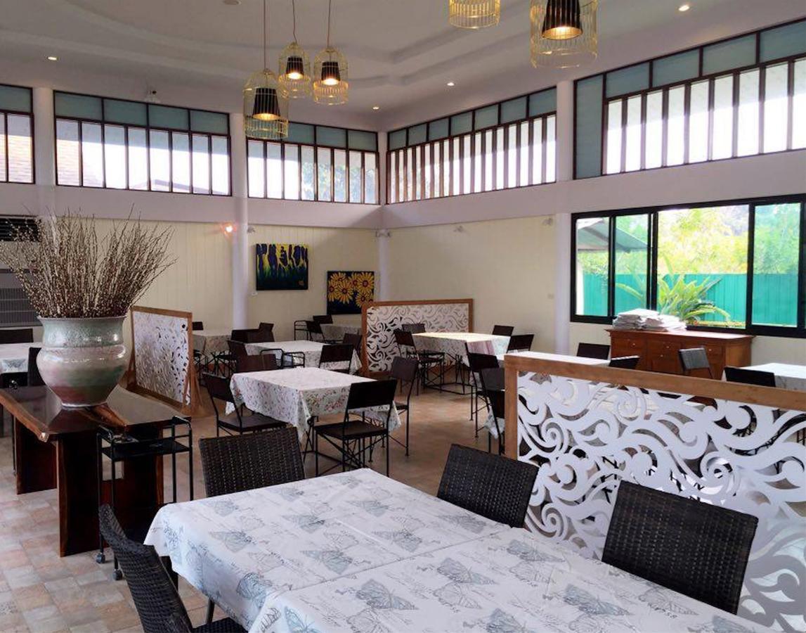 Maeping Mango Riverside Resort Kamphaeng Phet Exterior photo