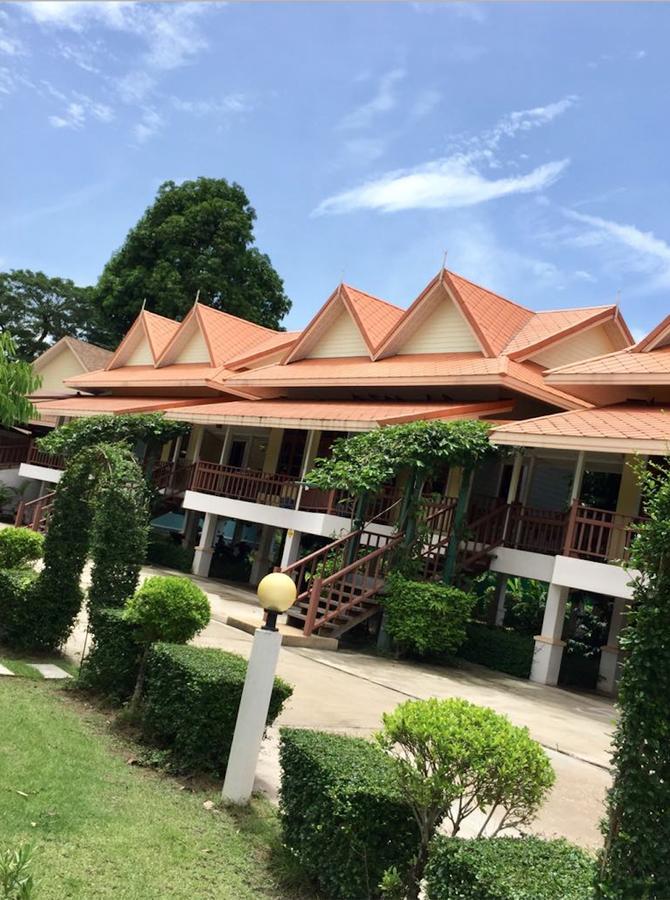 Maeping Mango Riverside Resort Kamphaeng Phet Exterior photo